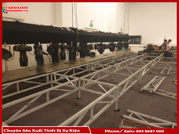 Kinh Nghiệm Chọn Mua S&acirc;n Khấu Di Động Bao Gồm Độ Bền V&agrave; Khả Năng Chịu Tải, Ph&ugrave; Hợp Với Loại H&igrave;nh Sự Kiện. Ưu Ti&ecirc;n S&acirc;n Khấu Lắp Đặt Nhanh, Dễ Vận Chuyển, Chất Liệu  Để Sử Dụng L&acirc;u D&agrave;i. H&atilde;y Chọn Nh&agrave; Cung Cấp Uy T&iacute;n Để Được Bảo Tr&igrave; V&agrave; Hỗ Trợ Kỹ Thuật Tốt.