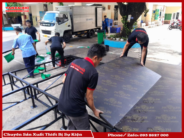 Những Lưu Ý Khi Mua Sân Khấu Ngoài Trời Bao Gồm Xác Định Mục Đích Sử Dụng, Chọn Kích Thước Và Thiết Kế Phù Hợp, Lựa Chọn Chất Liệu Bền Vững, Đảm Bảo An Toàn Và Tuân Thủ Các Tiêu Chuẩn Chất Lượng. Tân Đại Khí Đơn Vị Cung Cấp Sân Khấu Ngoài Trời Chất Lượng Uy Tín.