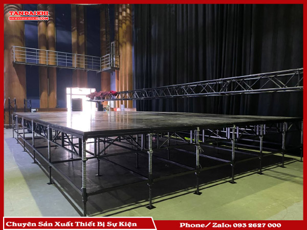 T&acirc;n Đại Kh&iacute; L&agrave; Nơi B&aacute;n S&acirc;n Khấu Hội Trường Chất Lượng Cao, Đảm Bảo An To&agrave;n V&agrave; Thẩm Mỹ. Sản Phẩm Được Thiết Kế Bền Bỉ, Dễ Gắn R&aacute;p, Ph&ugrave; Hợp Với C&aacute;c Quy M&ocirc; Lớn Nhỏ. Ch&uacute;ng T&ocirc;i Mang Đến Giải Ph&aacute;p S&acirc;n Khấu Hội Trường Đ&aacute;p Ứng Mọi Nhu Cầu Tổ Chức Sự Kiện Chuy&ecirc;n Nghiệp.