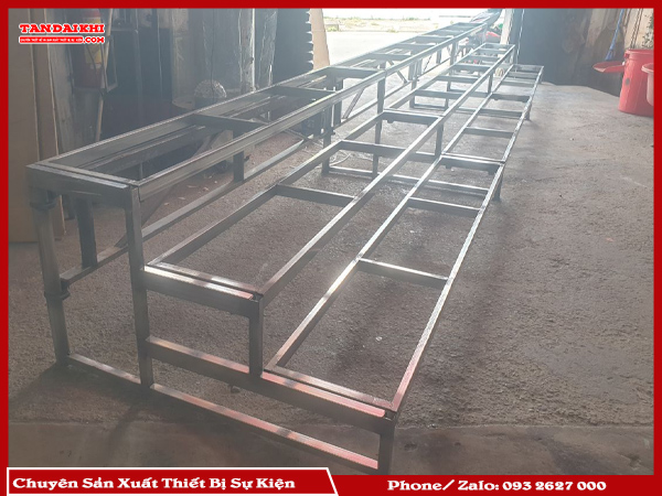 Bán Bục Tam Cấp Sân Khấu Của Tân Đại Khí Mang Đến Giải Pháp Linh Hoạt, Gấp Gọn, Tiết Kiệm Không Gian Và Chi Phí. Sản Phẩm Làm Từ Thép, Hợp Kim Nhôm, Chịu Lực Tốt, Đa Dạng Kích Thước Và Màu Sắc. Dịch Vụ Tư Vấn, Báo Giá Nhanh Và Lắp Đặt Chuyên Nghiệp.