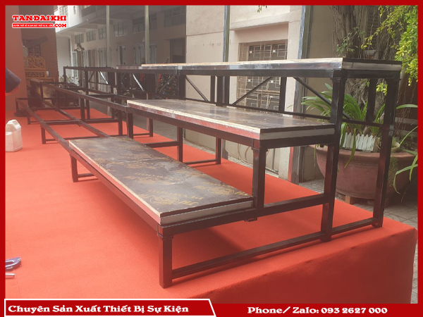 Bán Bục Tam Cấp Sân Khấu Của Tân Đại Khí Mang Đến Giải Pháp Linh Hoạt, Gấp Gọn, Tiết Kiệm Không Gian Và Chi Phí. Sản Phẩm Làm Từ Thép, Hợp Kim Nhôm, Chịu Lực Tốt, Đa Dạng Kích Thước Và Màu Sắc. Dịch Vụ Tư Vấn, Báo Giá Nhanh Và Lắp Đặt Chuyên Nghiệp.