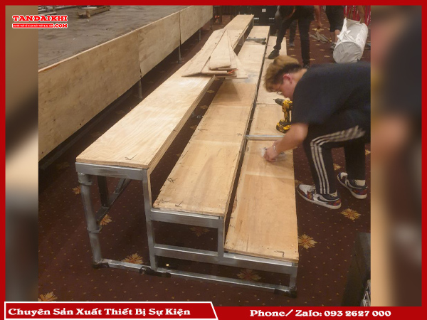 Bán Bục Tam Cấp Sân Khấu Của Tân Đại Khí Mang Đến Giải Pháp Linh Hoạt, Gấp Gọn, Tiết Kiệm Không Gian Và Chi Phí. Sản Phẩm Làm Từ Thép, Hợp Kim Nhôm, Chịu Lực Tốt, Đa Dạng Kích Thước Và Màu Sắc. Dịch Vụ Tư Vấn, Báo Giá Nhanh Và Lắp Đặt Chuyên Nghiệp.