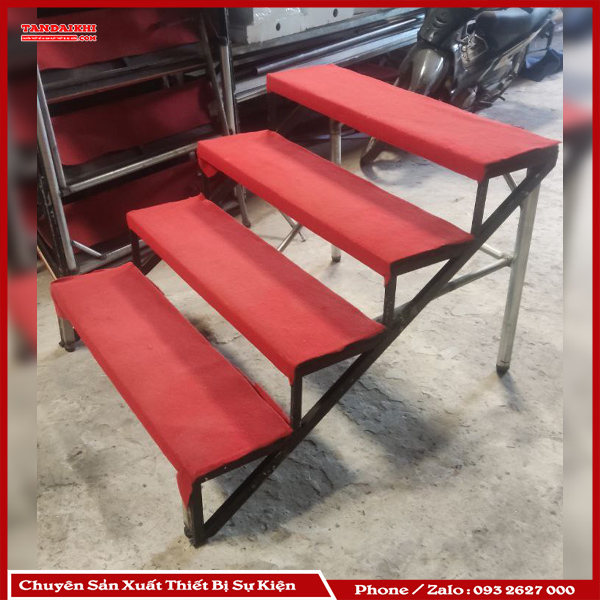 BÁN BỤC TAM CẤP SÂN KHẤU