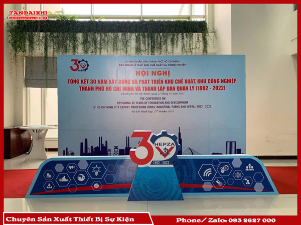 Dịch Vụ B&aacute;n Khung Backdrop Lắp R&aacute;p Của T&acirc;n Đại Kh&iacute; Mang Đến Giải Ph&aacute;p Linh Hoạt, Dễ D&agrave;ng Lắp Đặt V&agrave; Gỡ Bỏ. Khung Được Thiết Kế Chắc Chắn, C&oacute; Thể Điều Chỉnh K&iacute;ch Thước Theo Y&ecirc;u Cầu, Ph&ugrave; Hợp Cho Nhiều Sự . Sản Phẩm Đảm Bảo T&iacute;nh Thẩm Mỹ V&agrave; Tiện &Iacute;ch, Gi&uacute;p L&agrave;m Nổi Bật Kh&ocirc;ng Gian.