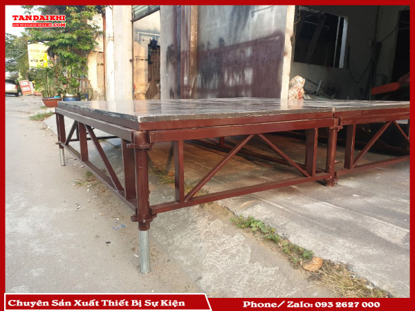 Bàn Giao Sân Khấu Sự Kiện Cho Công Ty Sự Kiện Ace