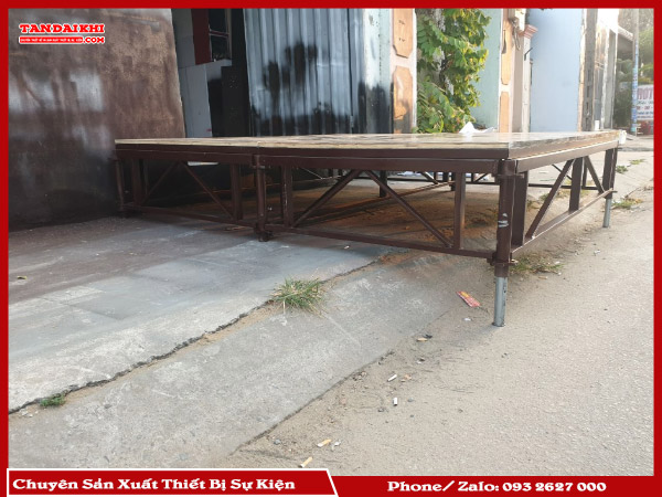 Bàn Giao Sân Khấu Sự Kiện Cho Công Ty Sự Kiện Ace 8