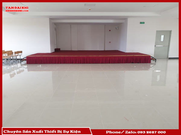 san-khau-truong-trung-cap-viet-han-phu-quoc